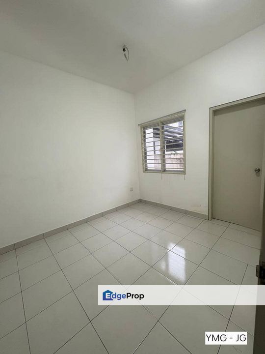 For sale bandar bukit raja klang double storey partially furnished, Selangor, Klang