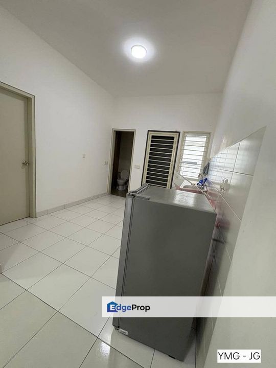 For sale bandar bukit raja klang double storey partially furnished, Selangor, Klang