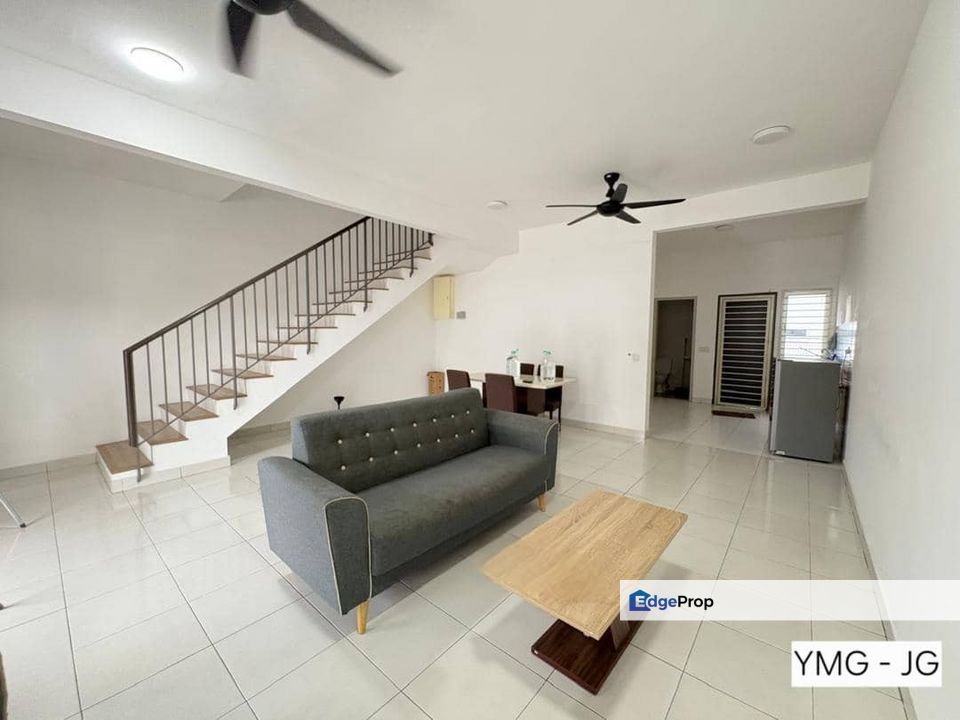 For sale bandar bukit raja klang double storey partially furnished, Selangor, Klang