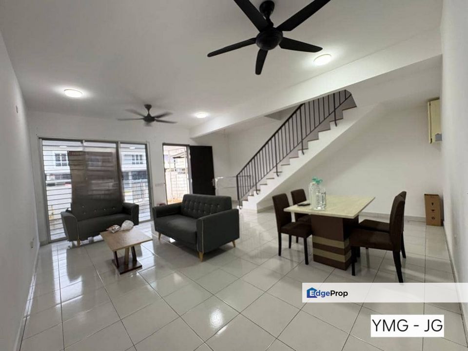 For sale bandar bukit raja klang double storey partially furnished, Selangor, Klang