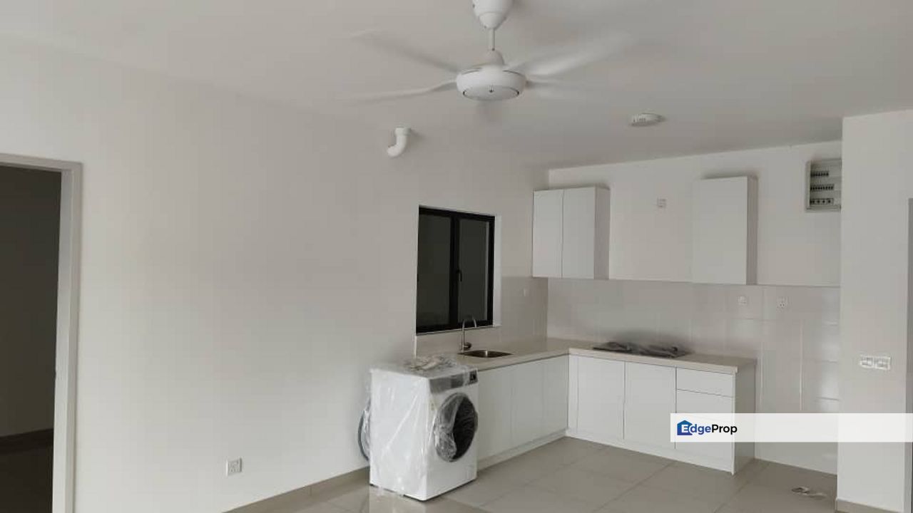 For Sale Duduk Huni @ Eco Ardence, Setia Alam Condominium Partially furnished nearby setia city mall, Selangor, Setia Alam/Alam Nusantara