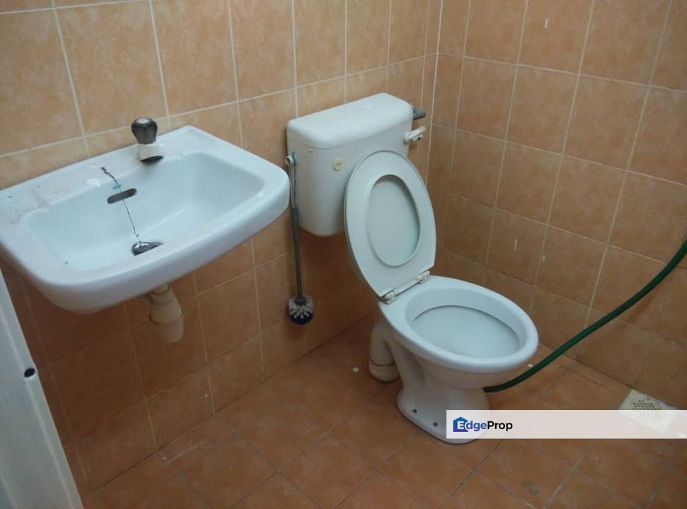 For rent taman sentosa klang Dato Dagang double storey basic unit, Selangor, Klang