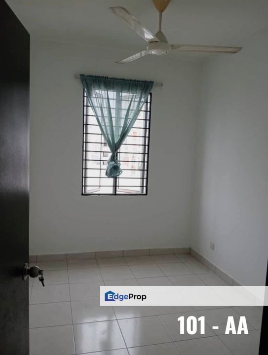 For rent orchis apartment bandar parklands klang basic unit newly painted, Selangor, Klang