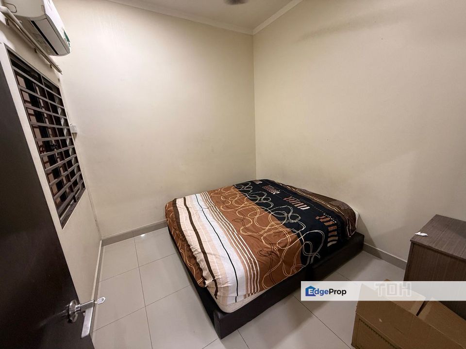 For rent bandar bukit raja klang double storey renovated & extended partially furnished, Selangor, Klang