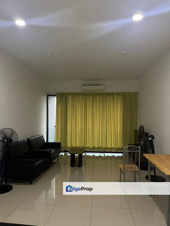 For sale paragon 3 puchong south condominium partially furnished nearby the mines & UPM, Selangor, Puchong South