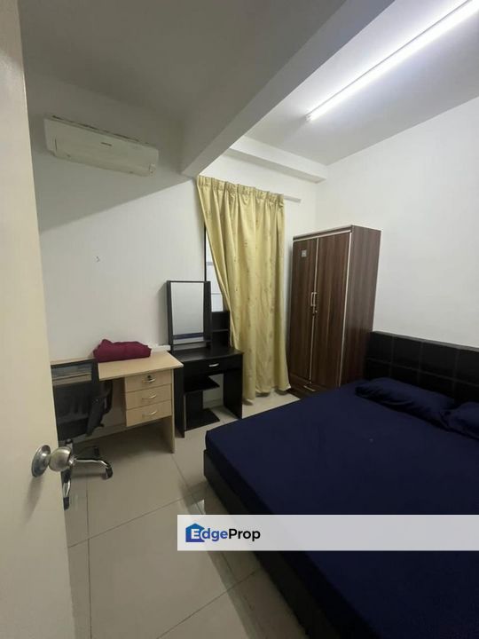 For sale paragon 3 puchong south condominium partially furnished nearby the mines & UPM, Selangor, Puchong South