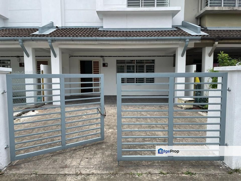 For rent bandar parklands klang double storey basic unit, Selangor, Klang