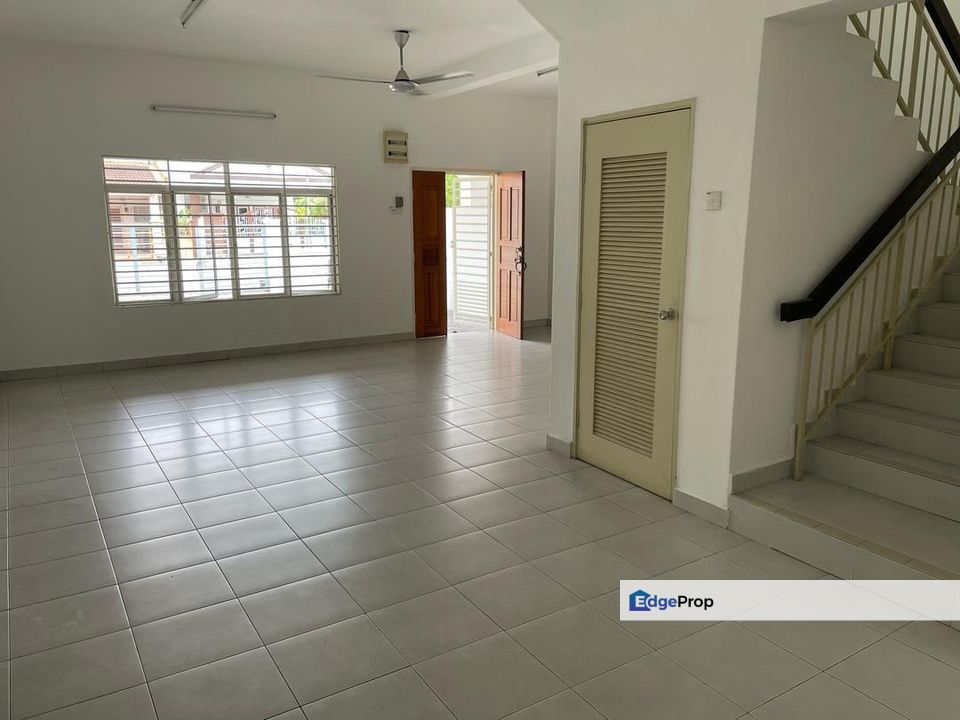 For rent bandar parklands klang double storey basic unit, Selangor, Klang