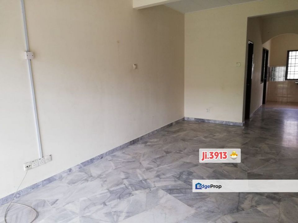 For rent bandar bukit raja klang 1.5 storey house good condition, Selangor, Klang