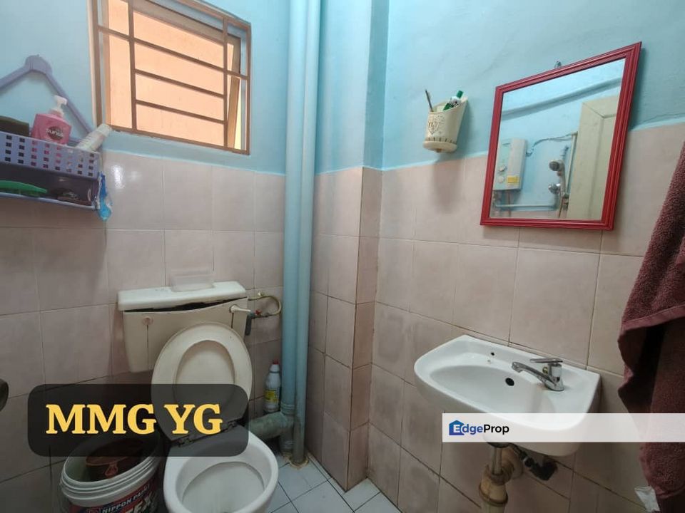 for sale amazing heights klang apartment renovated below market value, Selangor, Klang