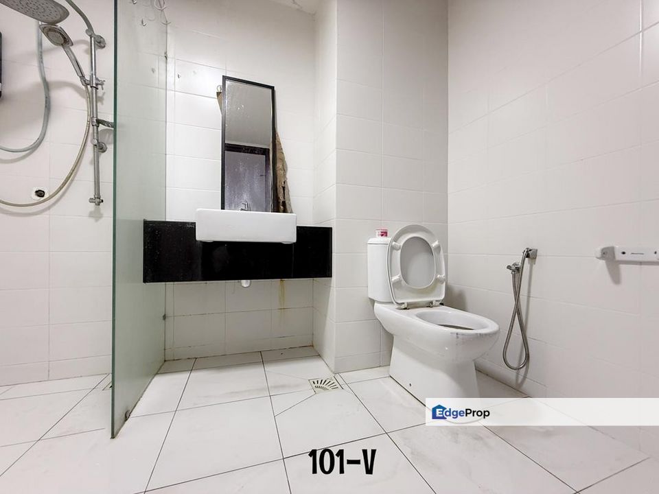 For sale trefoil setia alam studio partially furnished nearby setia city mall, Selangor, Setia Alam/Alam Nusantara