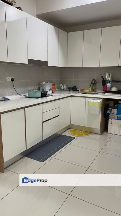 For sale the glenz glenmarie shah alam condominium Beside LRT 3 (Kerjaya Station partially furnished, Selangor, Shah Alam