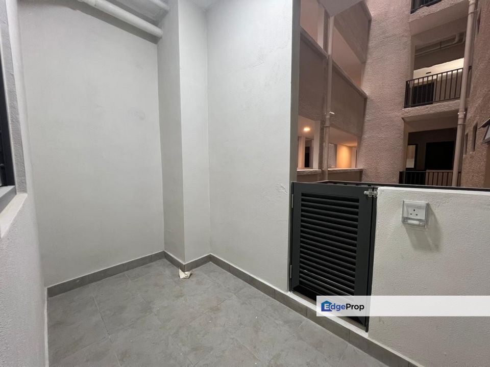 For rent arinna kemuning utama shah alam condominium partially furnsihed, Selangor, Shah Alam
