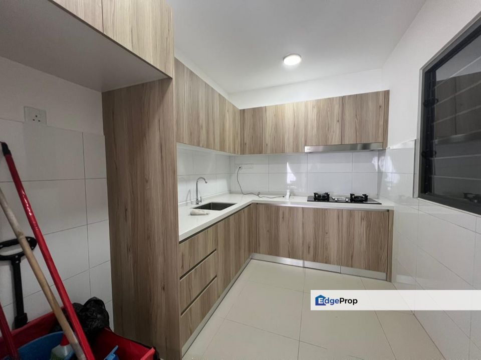 For rent arinna kemuning utama shah alam condominium partially furnsihed, Selangor, Shah Alam