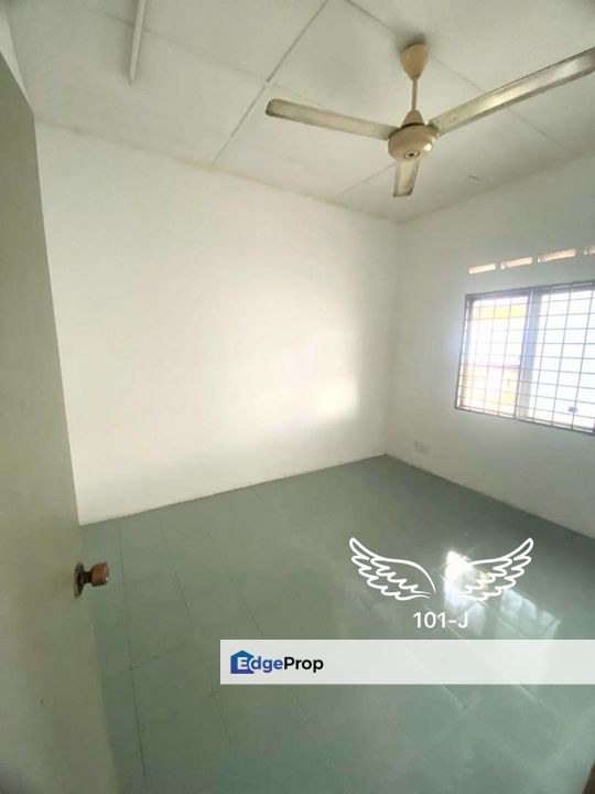 For sale Taman Banting Baru Single Storey House basic, Selangor, Banting