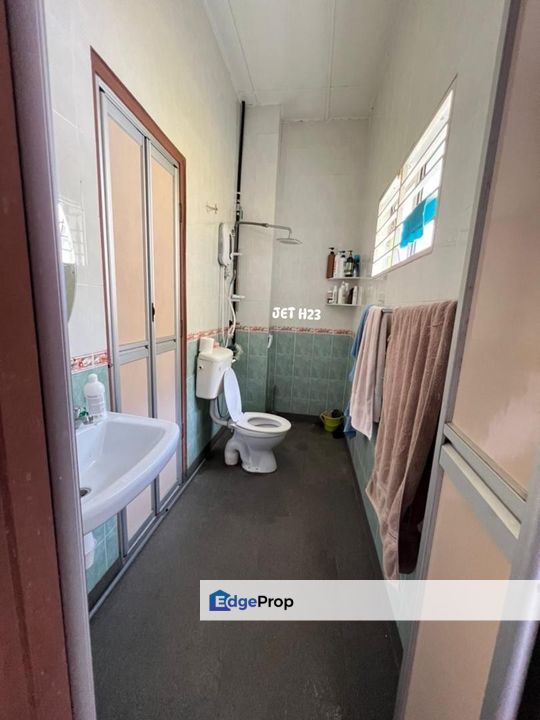 For sale taman saga klang double storey fully renovated & extended partially furnished facing no house, Selangor, Klang