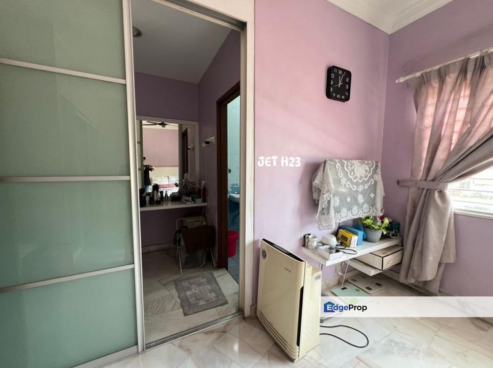 For sale taman saga klang double storey fully renovated & extended partially furnished facing no house, Selangor, Klang