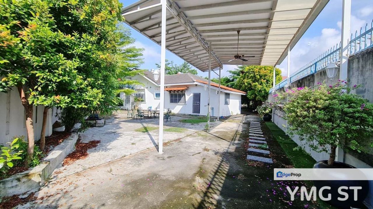 For sale taman melawis klang bungalow fully furnished good condition, Selangor, Klang