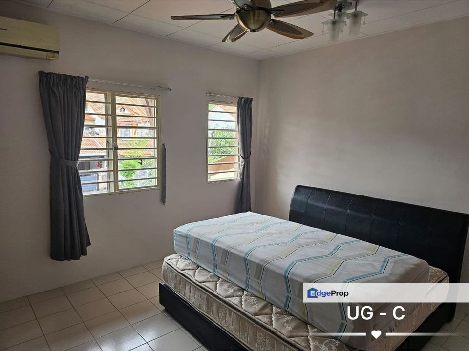 For rent alam impian shah alam double storey renovated 80% fully furnished , Selangor, Shah Alam