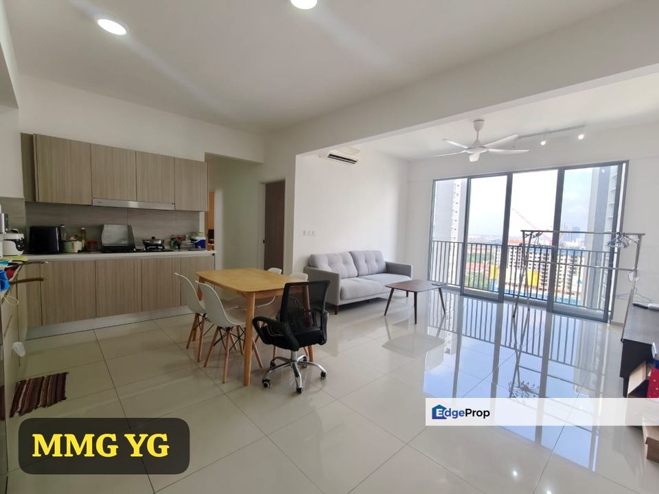 For sale gravit8 @ klang south condominum fully furnished super below market value, Selangor, Klang