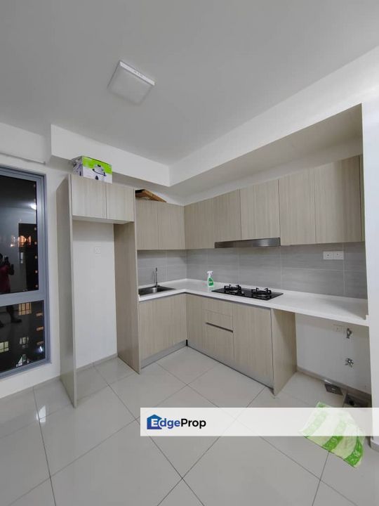 For rent adria residence @ gravit8, klang Kota Bayuemas Klang condominium partially furnished near ksl mall endlot, Selangor, Klang