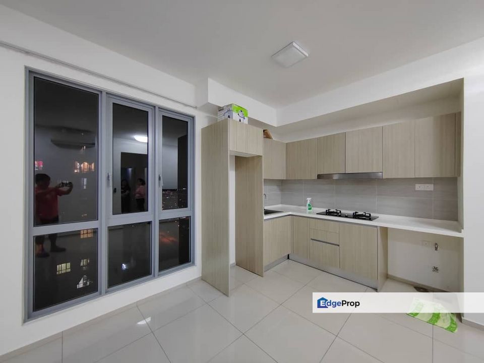 For rent adria residence @ gravit8, klang Kota Bayuemas Klang condominium partially furnished near ksl mall endlot, Selangor, Klang