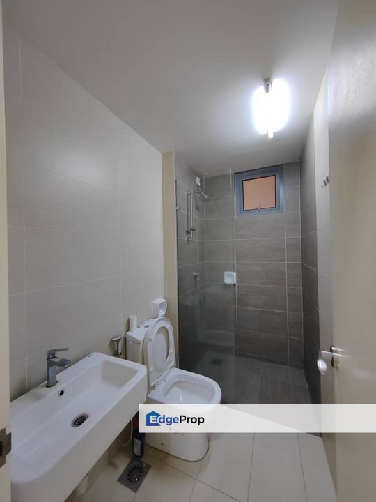 For rent adria residence @ gravit8, klang Kota Bayuemas Klang condominium partially furnished near ksl mall endlot, Selangor, Klang