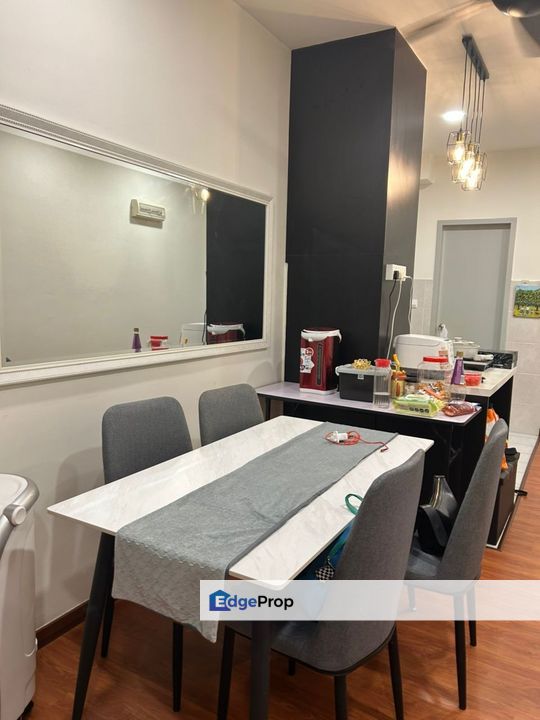 For sale pangsapuri kemuning aman shah alam fully furnished renovated tip top condition, Selangor, Shah Alam