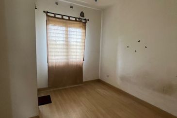 Saron @Bandar Bukit Raja