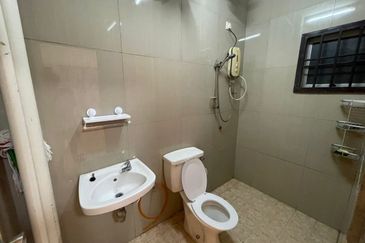 Bistari Impian Apartment @ Larkin