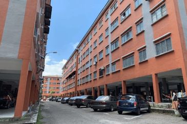 Taman Pulai Utama Flat