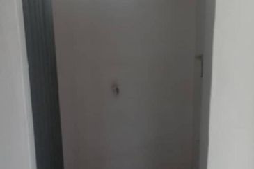 Taman Pulai Utama Flat