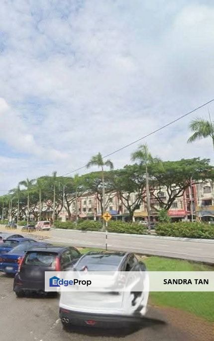 Jln Putra 1 Sri Yaacob  3 Storey Shop, Johor, Skudai