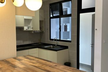 Almas Suites @ Puteri Harbour