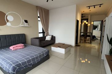 Almas Suites @ Puteri Harbour