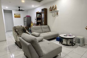 Jalan Setia Tropika 4/1