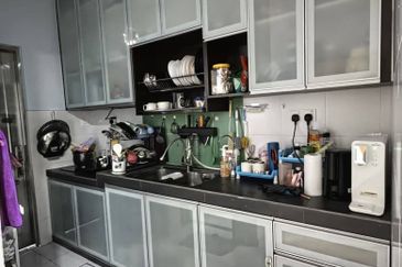 Jalan Setia Tropika 4/1