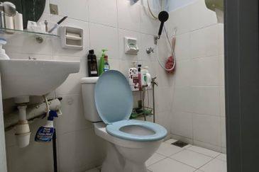 Jalan Setia Tropika 4/1