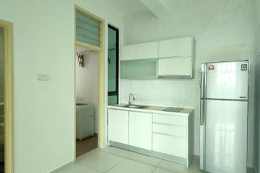 D'Summit Residences @ Kempas Utama