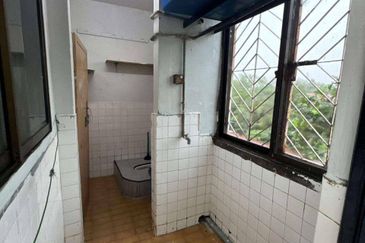 Flat Taman Ungku Tun Aminah