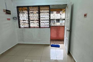 Flat Taman Ungku Tun Aminah