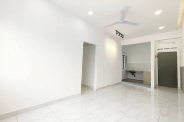 Taman Pulai Utama Flat