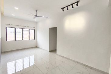 Taman Pulai Utama Flat