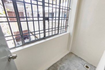 Taman Pulai Utama Flat