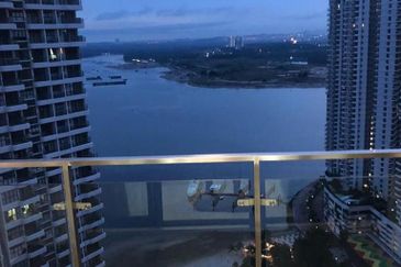 Baypoint @ Country Garden Danga Bay