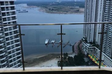 Baypoint @ Country Garden Danga Bay