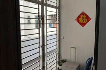 SKS Habitat Apartment, Larkin