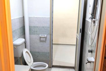 SKS Habitat Apartment, Larkin