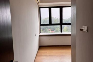 Baypoint @ Country Garden Danga Bay