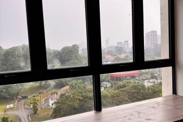 Baypoint @ Country Garden Danga Bay